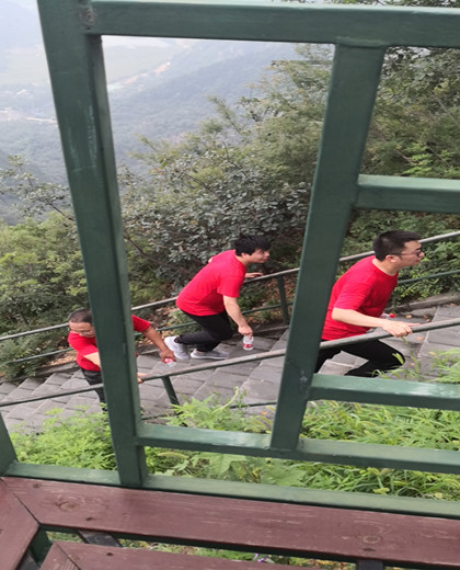 登頂石林峽，體驗(yàn)玻璃棧道------偉杰信8月登山之旅