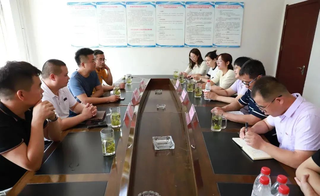偉杰信生物與中國農(nóng)業(yè)大學(xué)教學(xué)實(shí)驗(yàn)場(chǎng)涿州種豬場(chǎng)戰(zhàn)略合作揭牌儀式