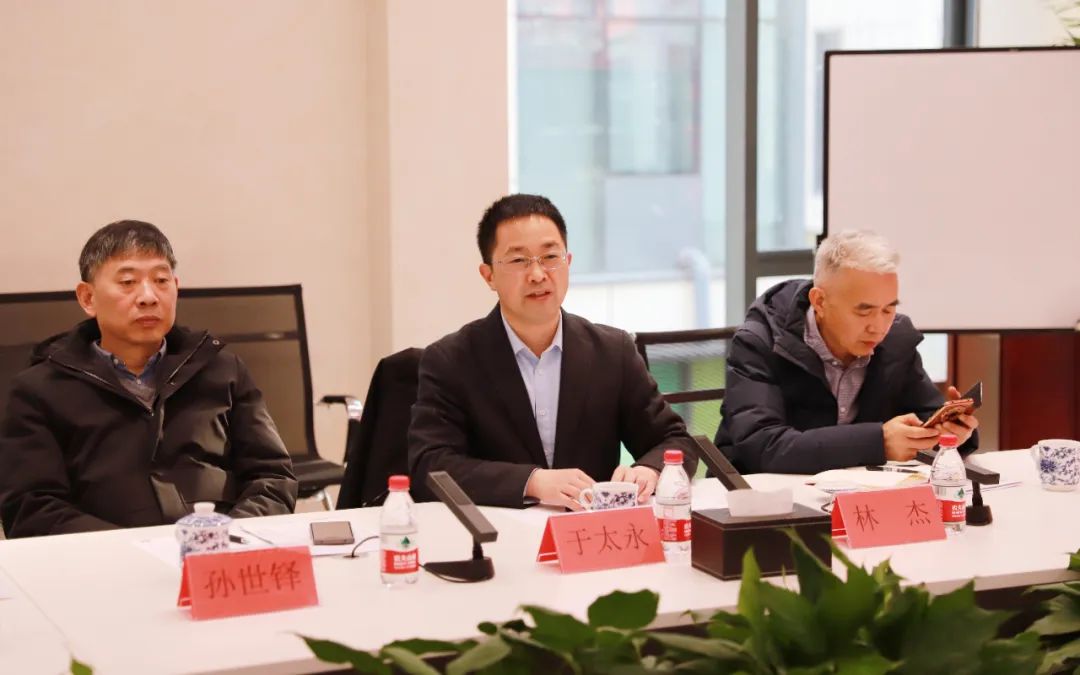 陜西省生豬產業(yè)技術體系專家與企業(yè)家來公司交流考察
