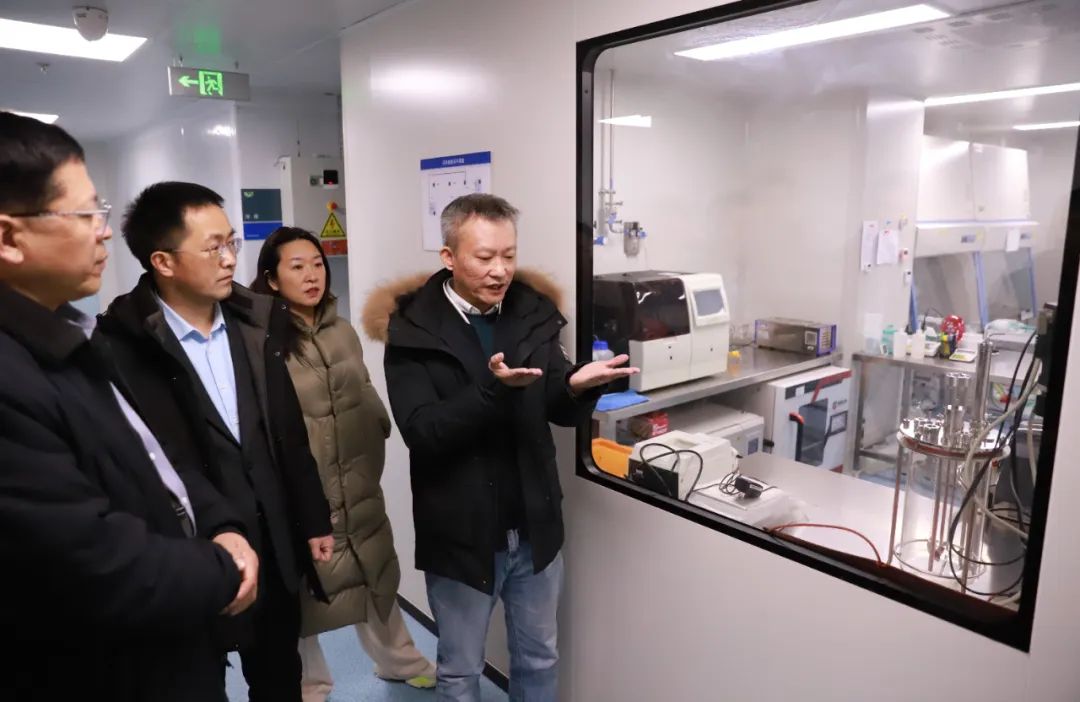 陜西省生豬產業(yè)技術體系專家與企業(yè)家來公司交流考察