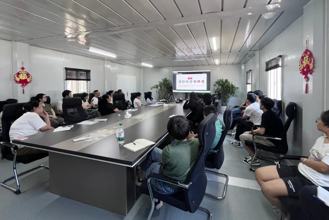 企業(yè)文化傳幫帶，消防知識護(hù)安全